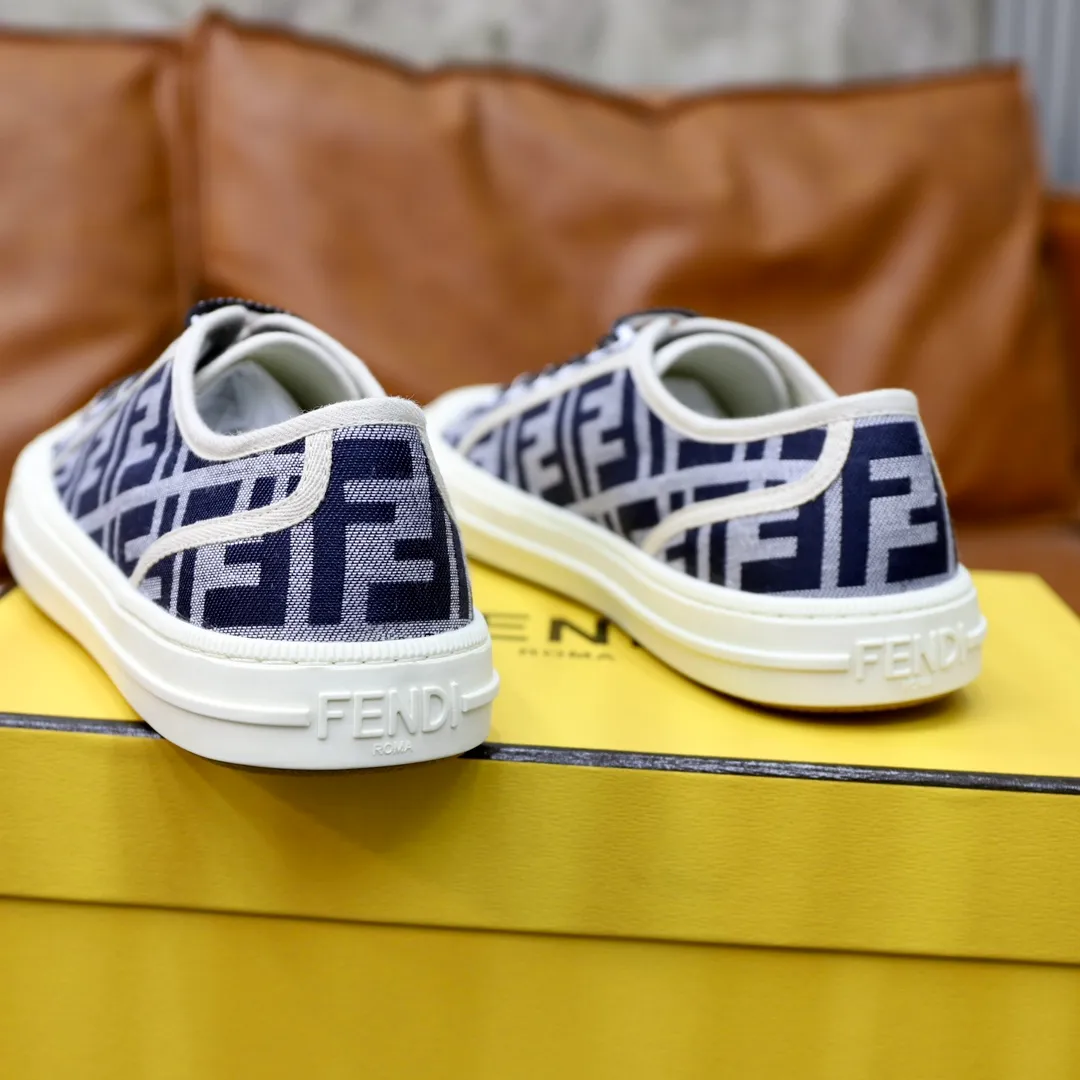 Factory price: 480 original order (couple model) Brand: FENDI Fendi 🙅‍♂️🙅‍♂️🙅‍♂️ Size: Female 35–40, Male 39-44 (45 can be customized) Grade: Official website genuine Material: Imported original LoGO fabric upper Original comfortable lining TPU wear-resistant lightweight outsole Style category: Loafers New trendy shoes Color: actual picture color